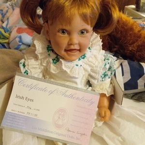 Lee Middleton collectible vinyl doll